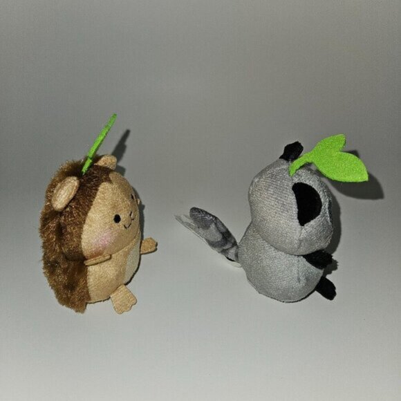 2 Sakuties Plush Lot Small 4" Bean Bag Toys Wally Hedgehog Reagan Raccoon - Picture 4 of 11
